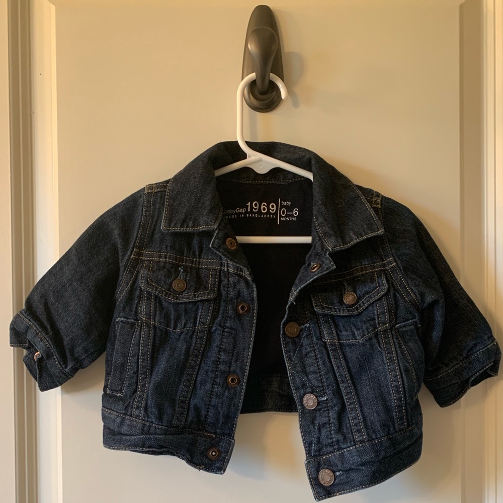Like new Baby GAP denim jacket.  0-6 mos.